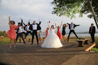 「家族・親族のみ結婚式」には沖縄リゾートウエディングがおすすめ！その理由とメリットデメリットを解説